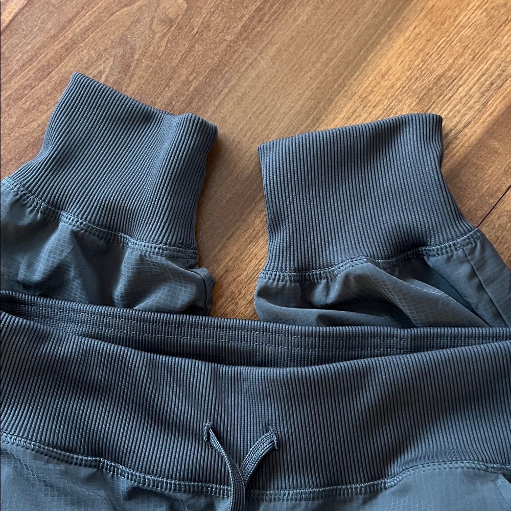 Women’s Reebok Joggers - Picture 8 of 9